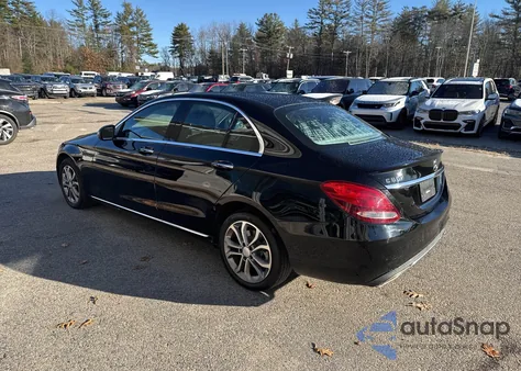 2016 Mercedes-Benz C 300 4Matic из США, поврежденный, VIN 55SWF4KB4GU108114